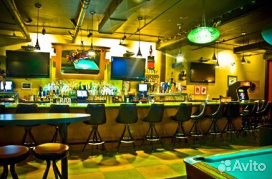 Бармен в бар