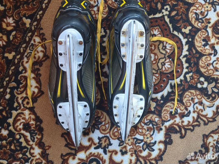 Коньки хоккейные