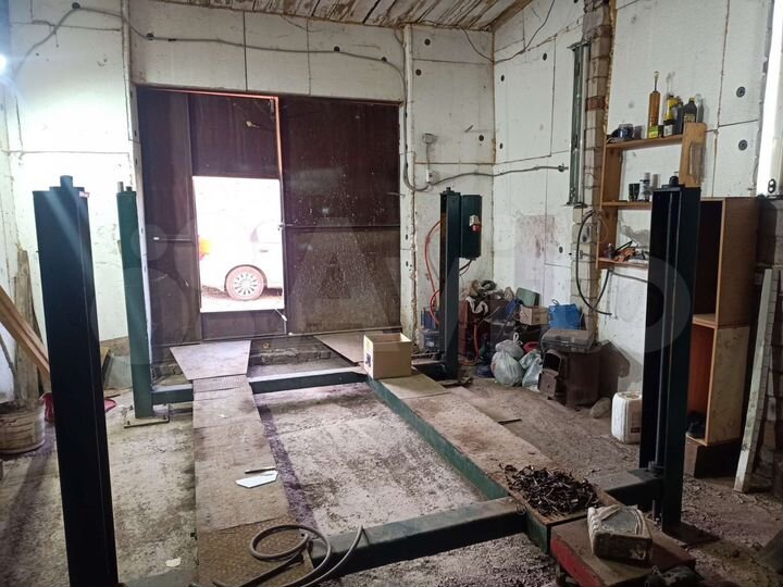 Гараж, > 30 м²