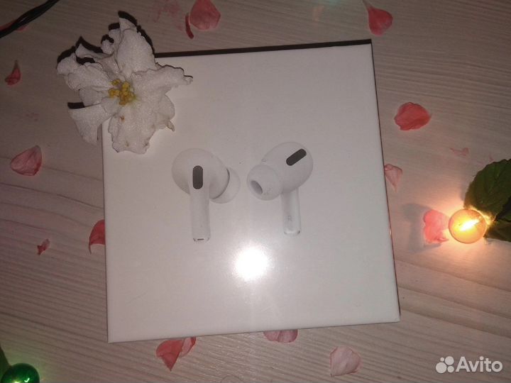 Беспроводные наушники AirPods Pro