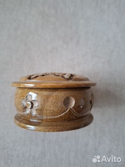Деревянная шкатулка для украшений