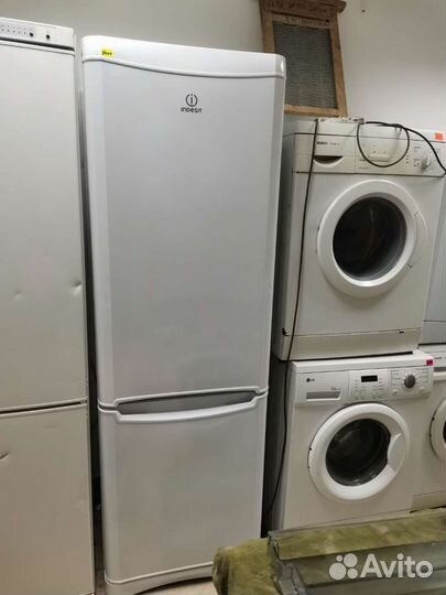 Чистый белый холодильник +Доставка