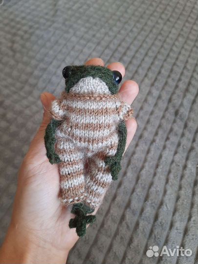 Лягушка Лягушонок вязаная