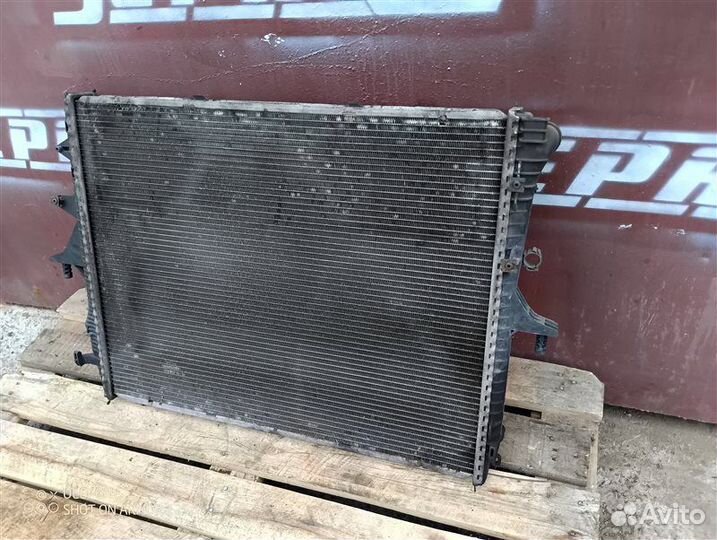 Радиатор основной Audi Q7 4L 3.0 BUG 2007