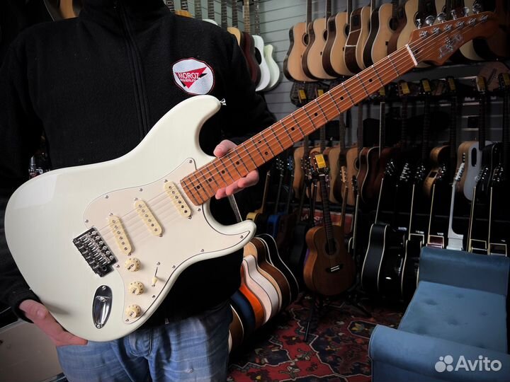 Электрогитара стратокастер