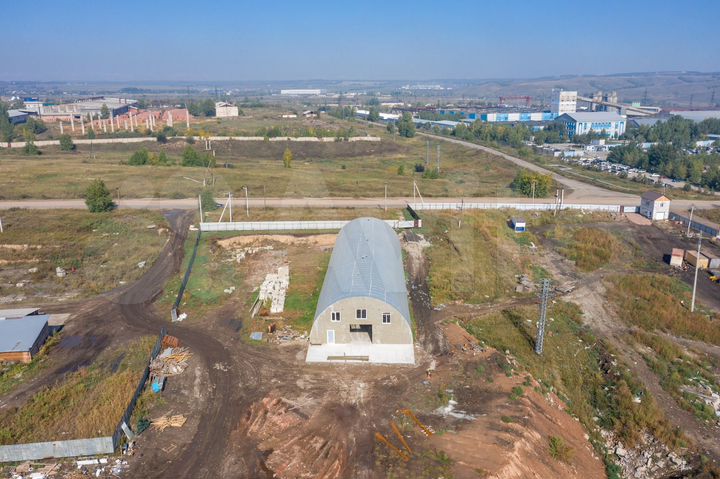 Производственная база, 820 м² на земельном участке