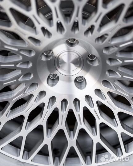 Ковные диски GT Forged R22 на Rolls-Royce Cullinan