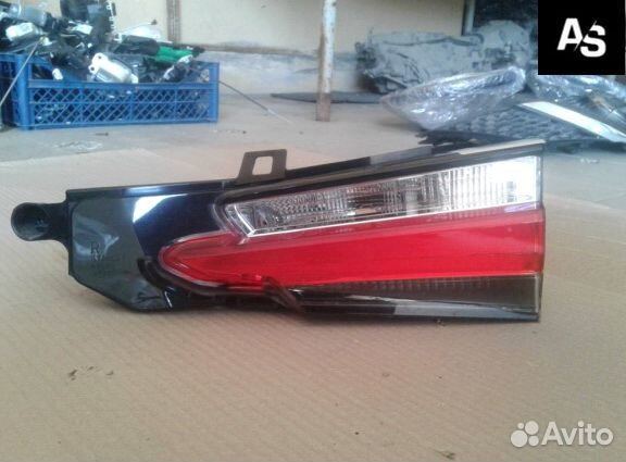 Фонарь в крышку правый Lexus NX (2014-2020)