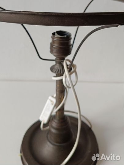 Настольная лампа