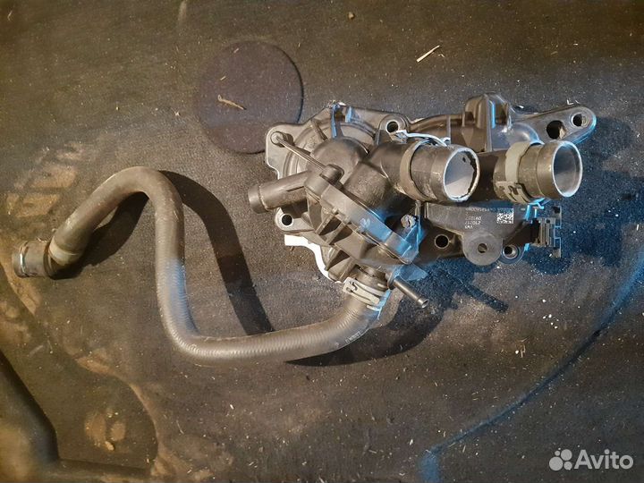 Помпа водяная VW пассат Б8