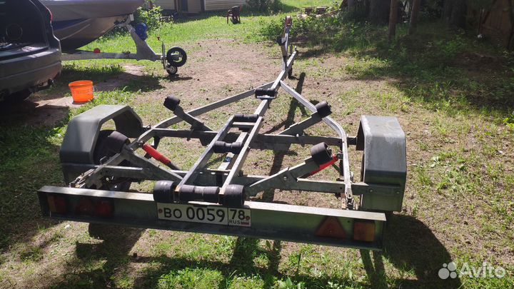Прицеп лодочный роликовый лав 81014