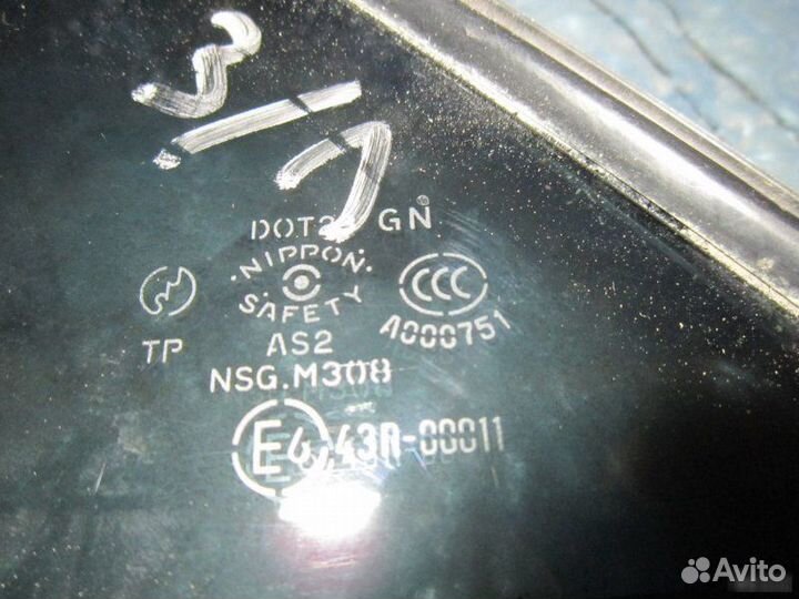 Форточка двери задней левой Mazda 6