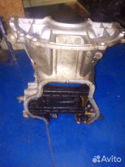 Поддон картер двигателя Toyota Avensis AZT250