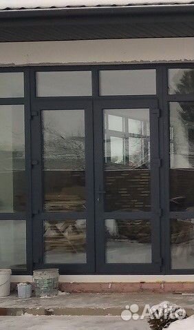 Дверь пластиковая входная в коттедж, частный дом