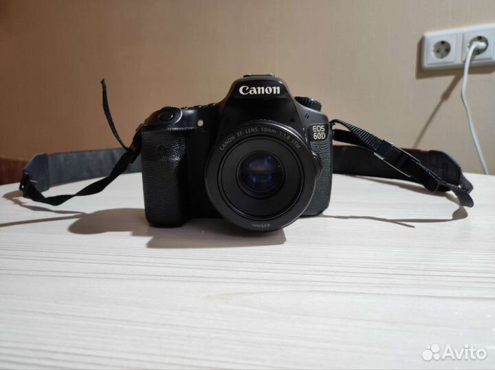 Зеркальный фотоаппарат canon 60d