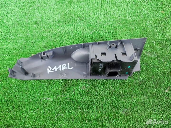 Кнопка стеклоподъемника Opel Zafira C 2014