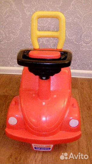Машинка детская с бибикалкой на руле