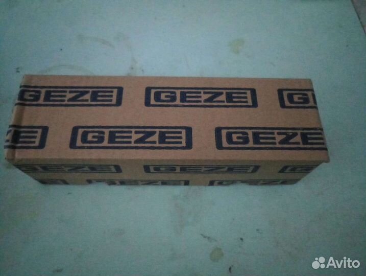 Доводчик дверной Geze TS1500