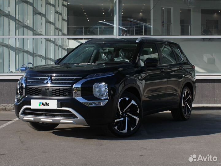 Mitsubishi Outlander 2.5 CVT, 2022, 19 км
