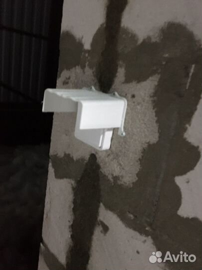 Козырьки уличные защитные