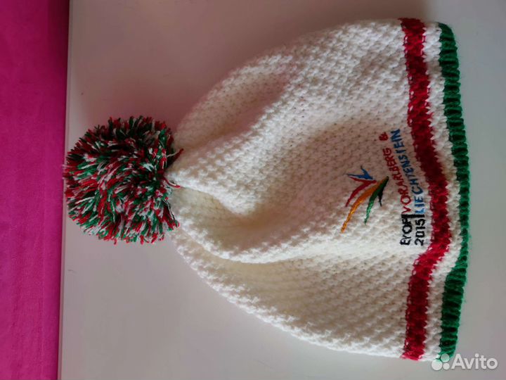 Шапка с помпоном Berri/eyof in Vorarlberg