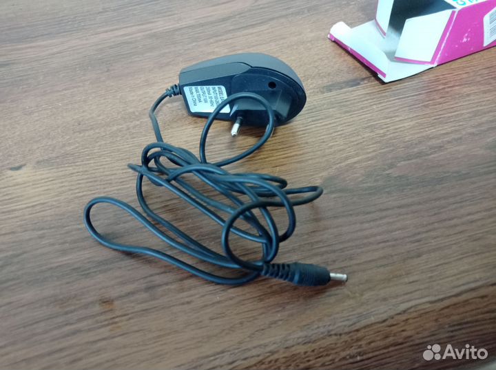 Сетевое зарядное устройство