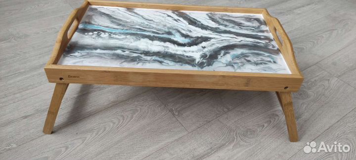 Поднос на ножках