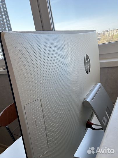 Моноблок HP Pavilion 27-n102ur 27”