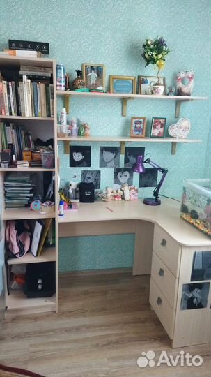 Письменный стол для школьника угловой