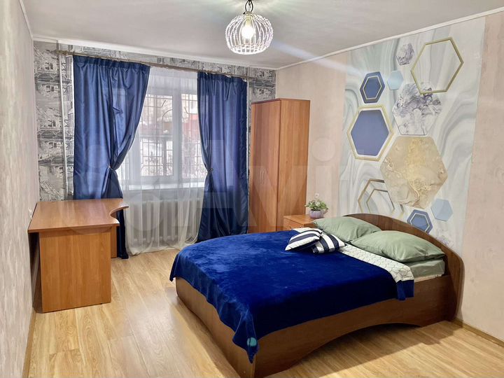 2-к. квартира, 72 м², 1/10 эт.