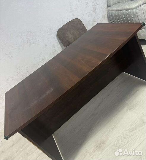 Письменный стол