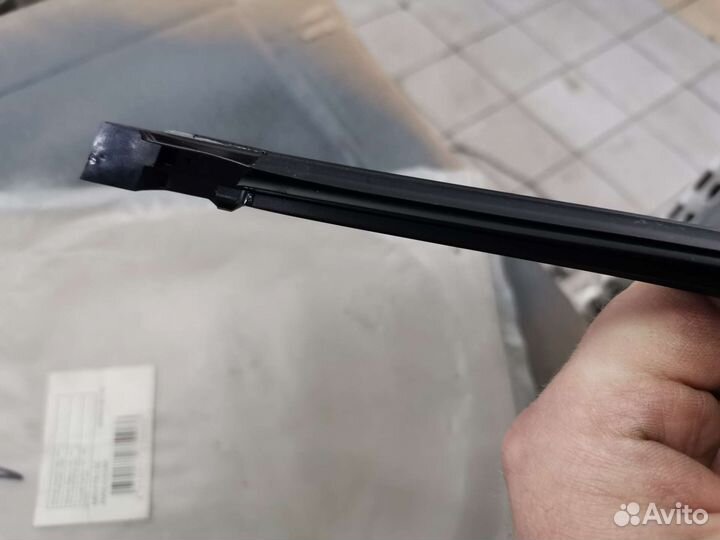 Молдинг лобового стекла Nissan patrol 1998-2009Г