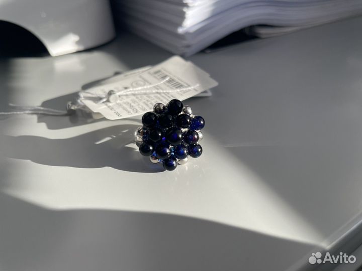 Серебряное кольцо с синим янтарем 17р