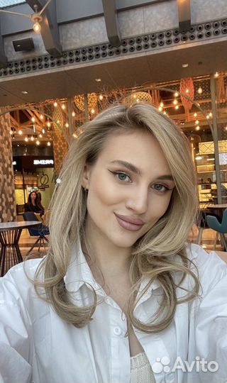 Официант в ресторан премиум-класса