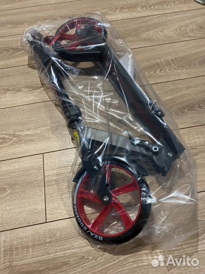 Самокат Ferrari новый