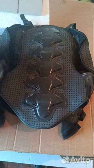 Эндуро экипировка. Наколенники/шлем/черепаха