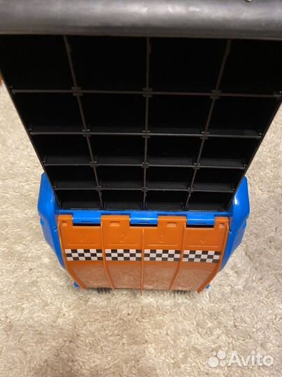 Гараж хот виллс