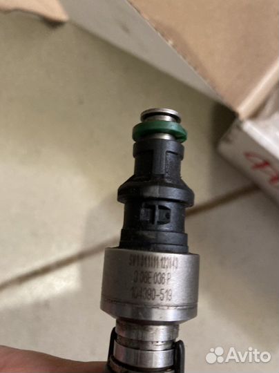 Форсунка топливная бензиновая VAG 06E906036P