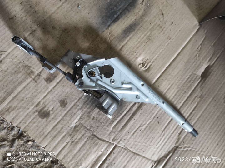 Ручник бмв Е90