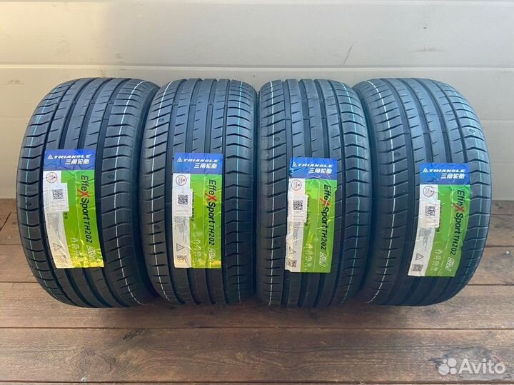 Triangle EffeXSport TH202 235/45 R17 98Y
