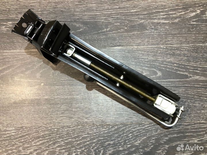 Домкрат VAG Tiguan Q3 5N0 PQ