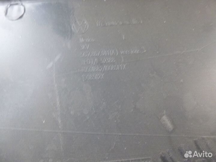 Обшивка двери передняя левая VW Jetta 2011-2018