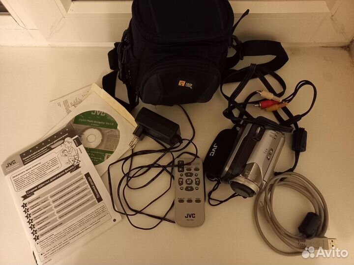 Цифровая видеокамера JVC GZ-MG21E новая