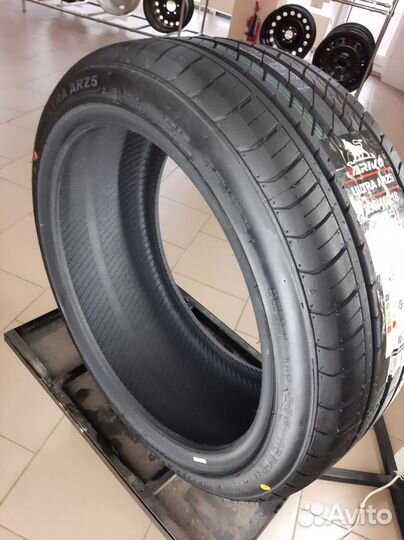 Arivo Ultra ARZ5 235/40 R18 95W