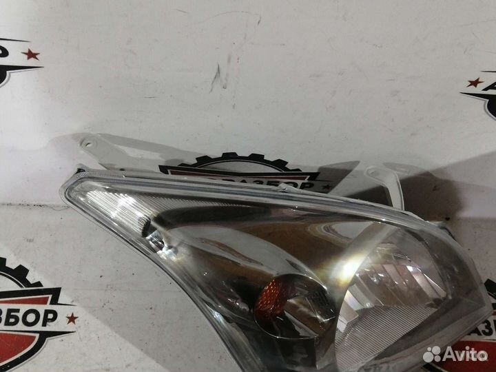Фара правая новая Toyota Land Cruiser Prado 120