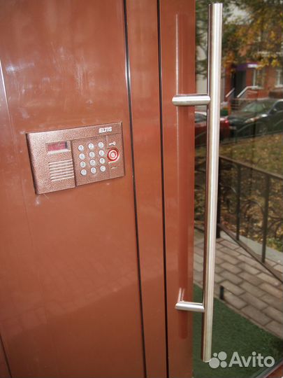 Двери алюминиевые