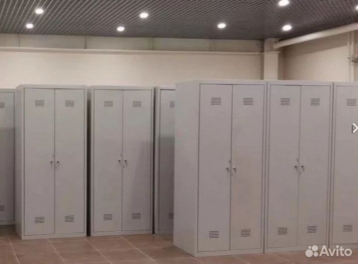 Шкаф металлический для раздевалки