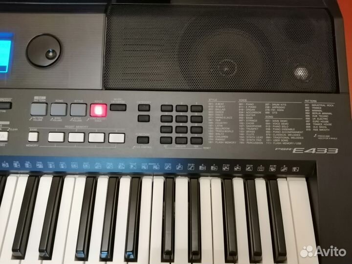 Синтезатор Yamaha PSR E433