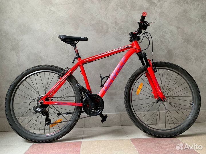 Продам женский велосипед 18 рама 26 колеса