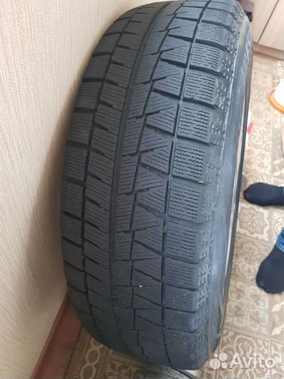 Bridgestone Blizzak Revo GZ 215/60 R16